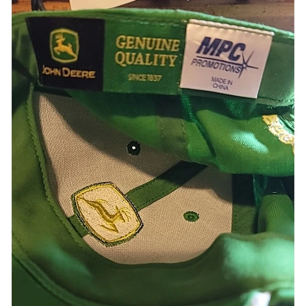 John Deere Hat/Bowed Logo Frame/ Hologram preowned Embr Company Promo On Back